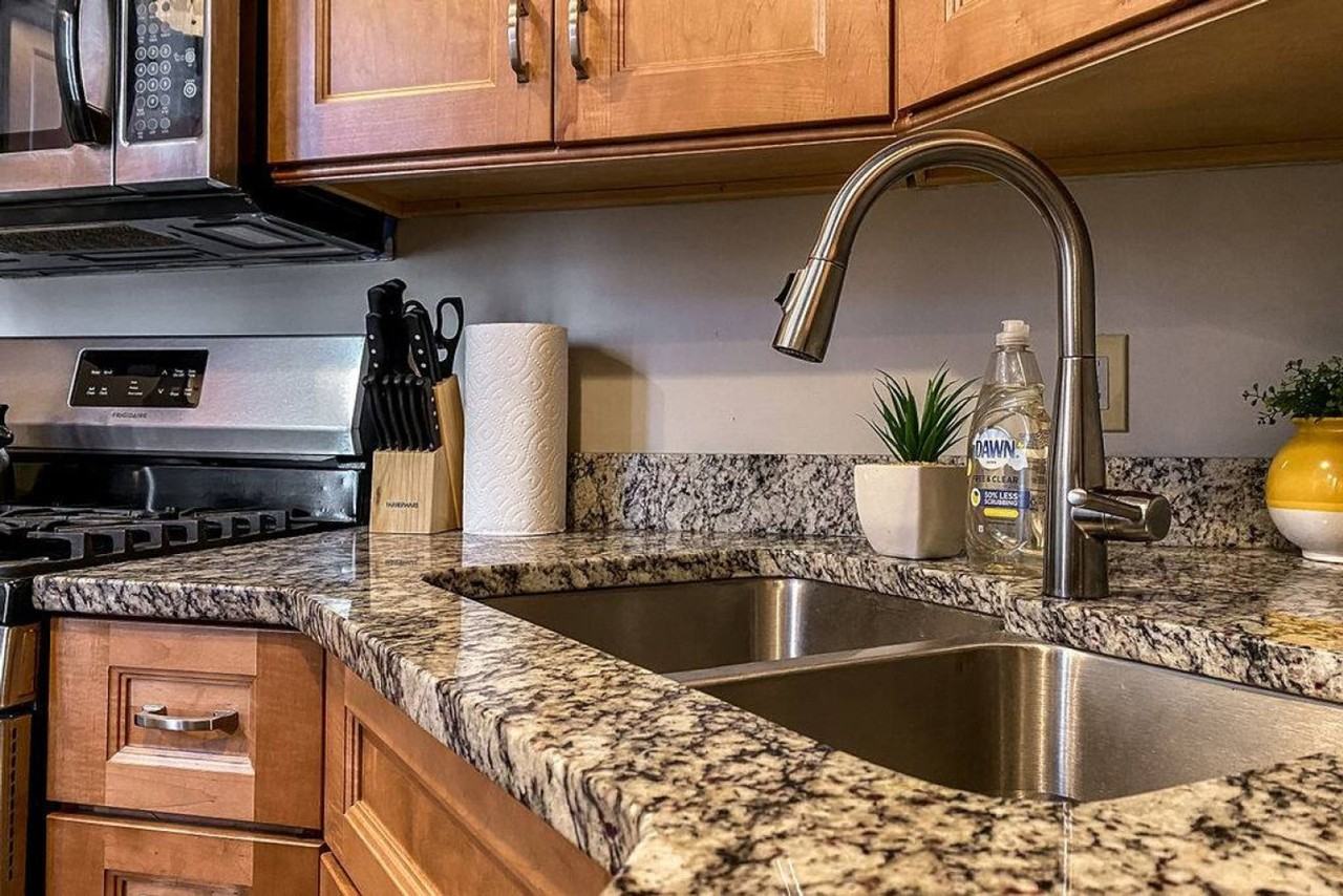 812 Dayton St #1056021P - Photo 4 of 22