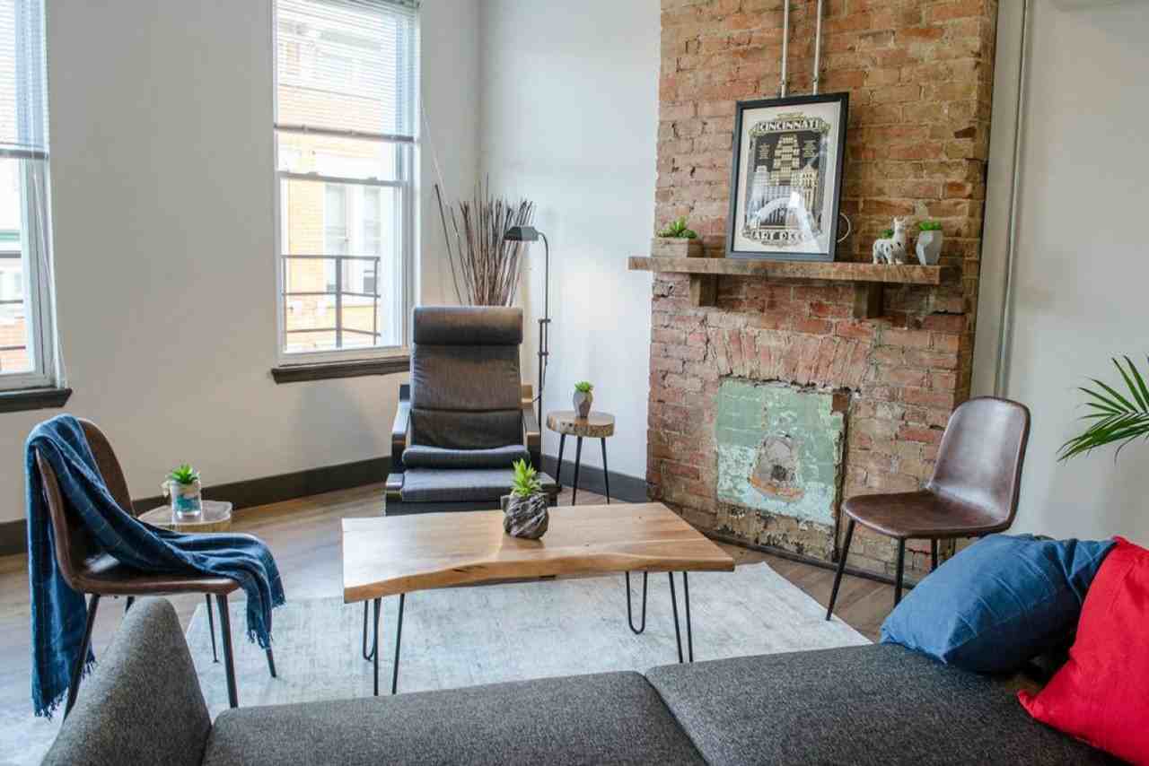 1407 Pleasant St #1056035P - Photo 2 of 45