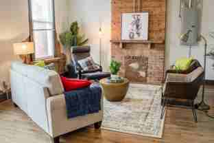 1423 Pleasant St - Photo 1 of 1
