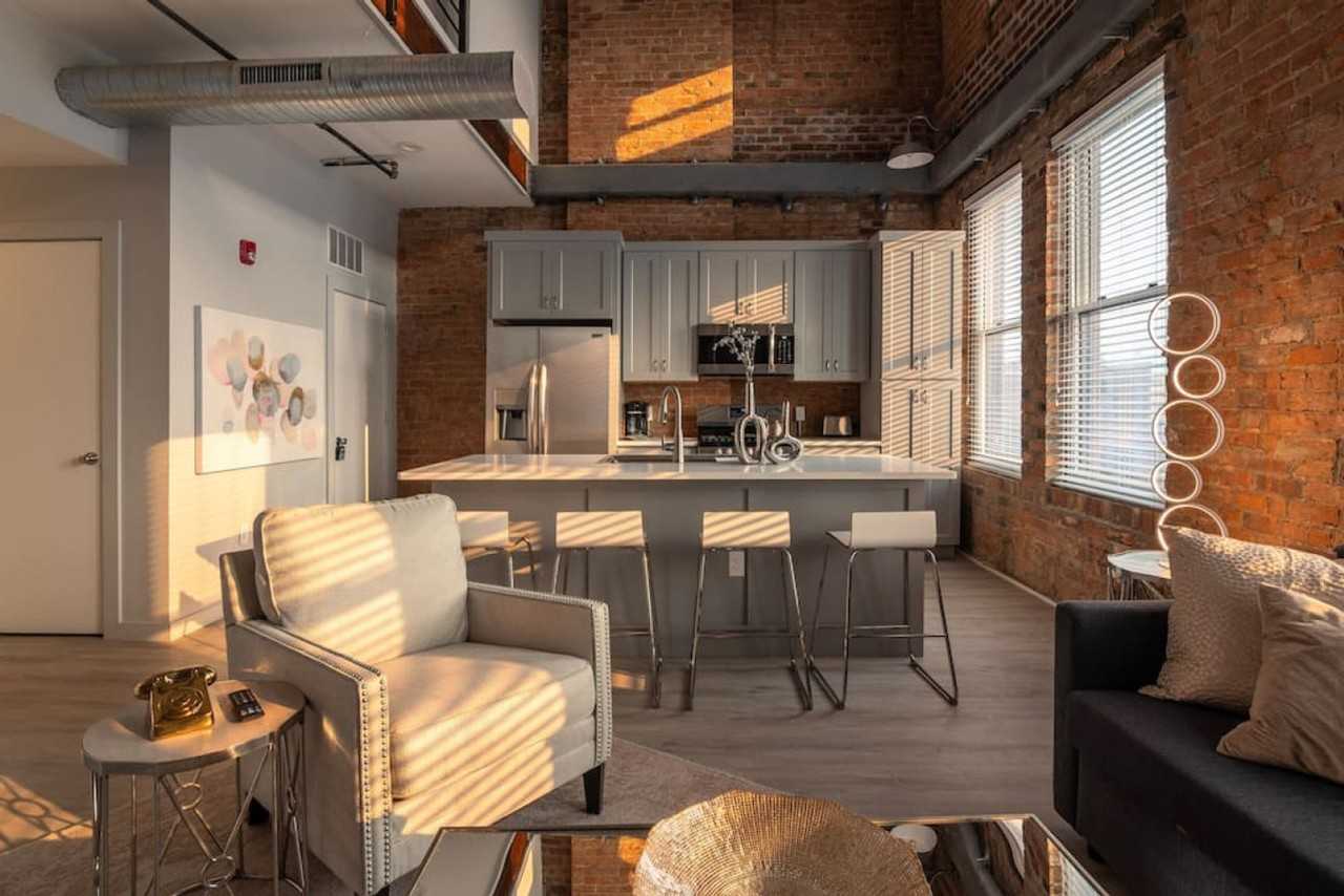 1906 Elm Street - Photo 3 of 110