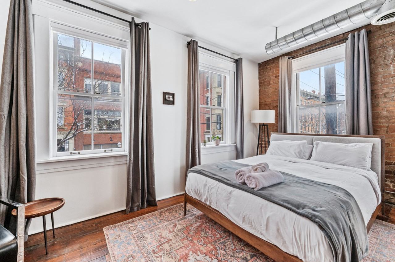 111 E 13th St #1056075P - Photo 7 of 16