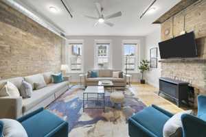 featured image of 122 W Elder St