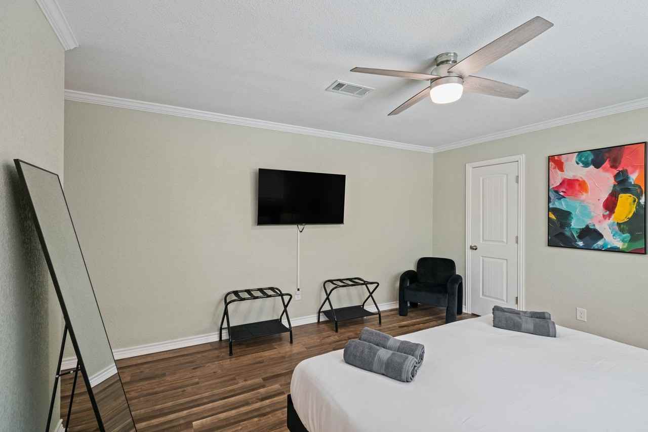 2411 29th Ave N #1056454P - Photo 7 of 42