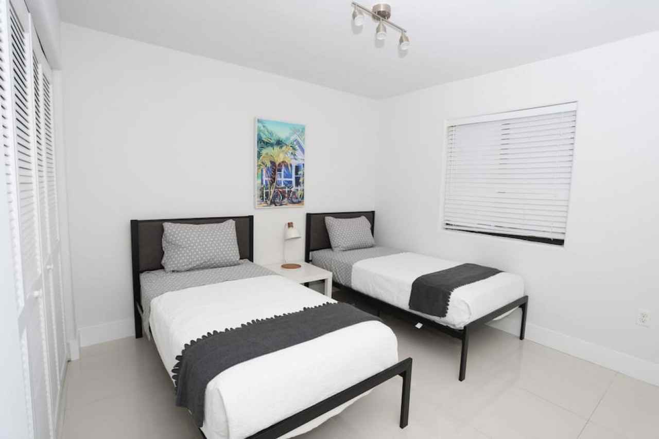 1375 Sw 6th St #1056512P - Photo 4 of 9