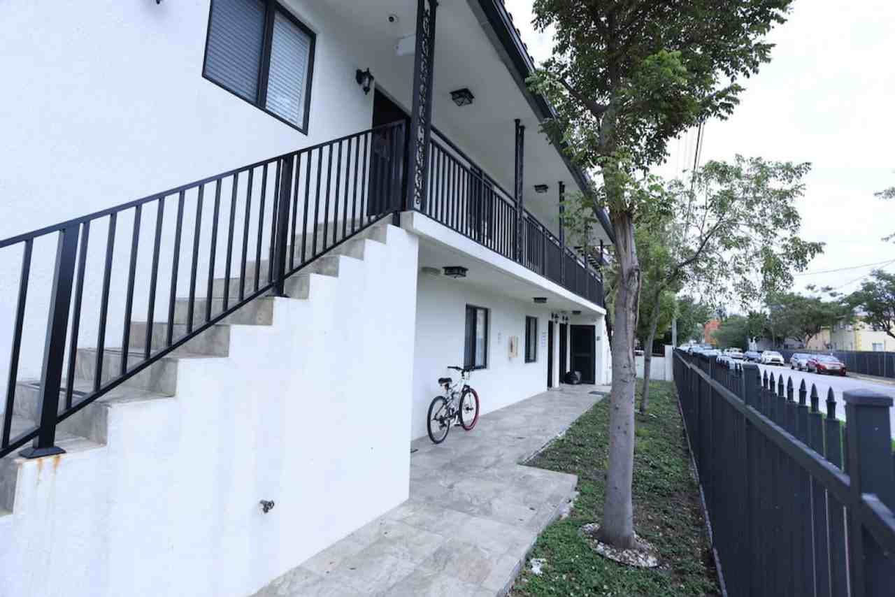 1375 Sw 6th St #1056512P - Photo 6 of 9