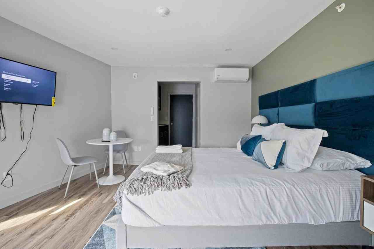 133 Wickham Ave Apt 3 #1056802P - Photo 6 of 9