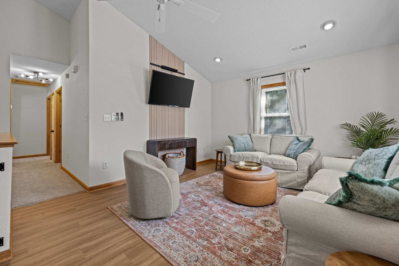 2027 Hampton St #1060716P - Photo 2 of 48