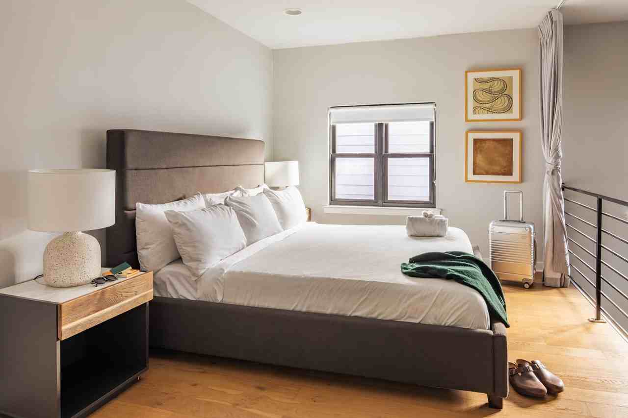 222 Vine St #1060932P - Photo 4 of 37