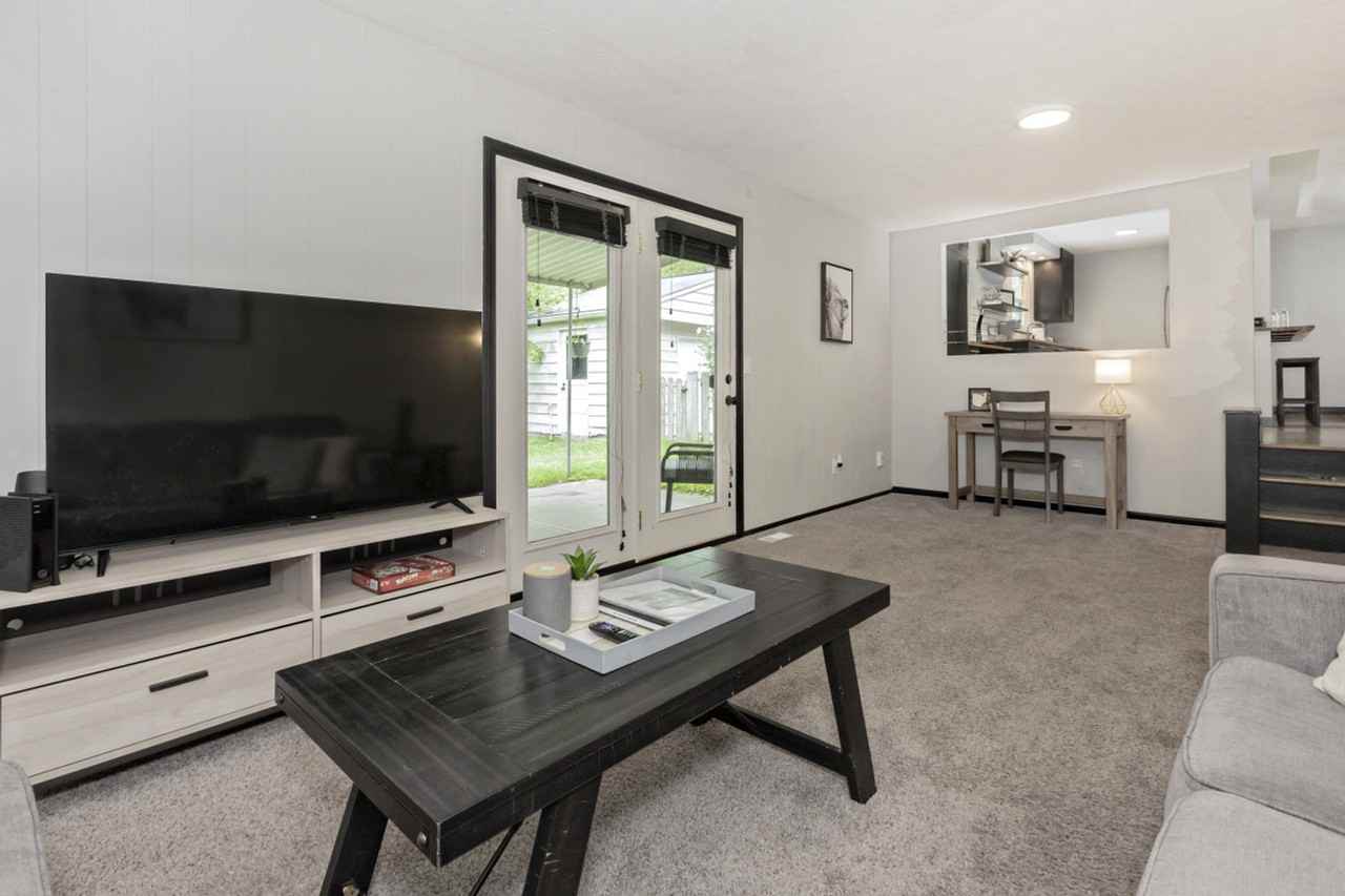 1178 Mohegan Trl #1061093P - Photo 4 of 33