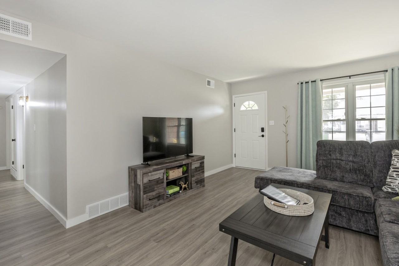 754 Hemlock Dr #1061094P - Photo 3 of 38