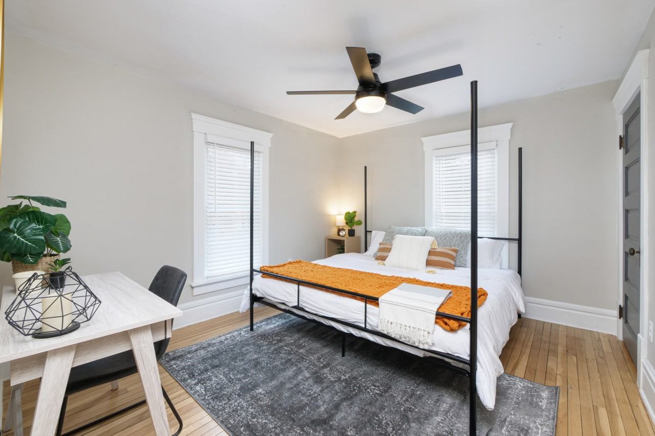 713 Crosby St #1061099P - Photo 4 of 44