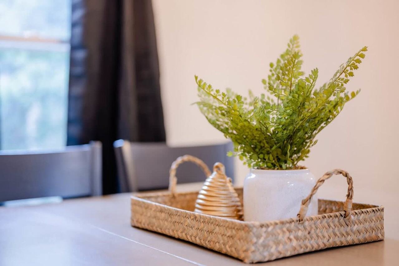 710 E Franklin St #1061627P - Photo 5 of 21