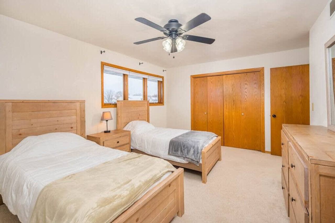 N307 Eastowne Ct #1061648P - Photo 4 of 13