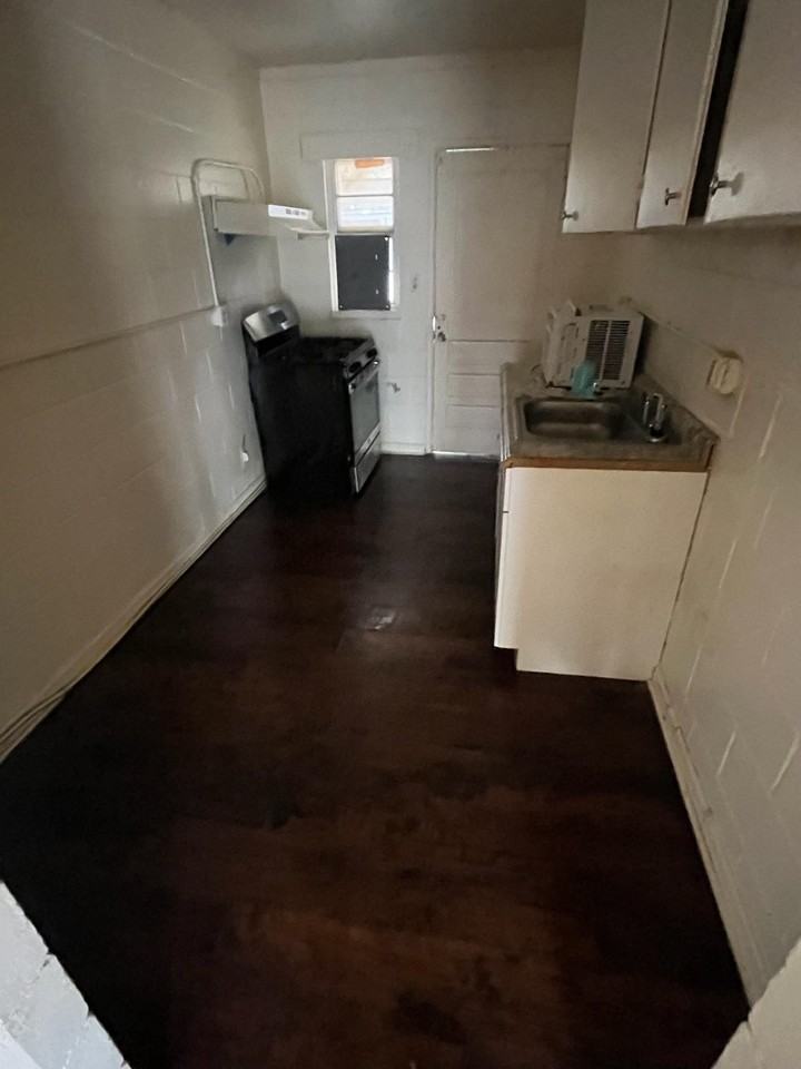 301 S. East Street - Photo 2 of 5