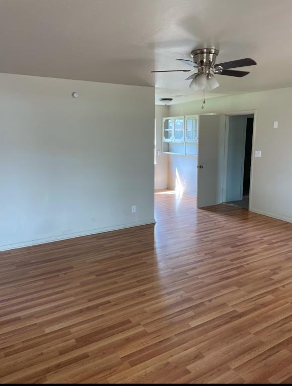 305 S Cedar St - Photo 2 of 9