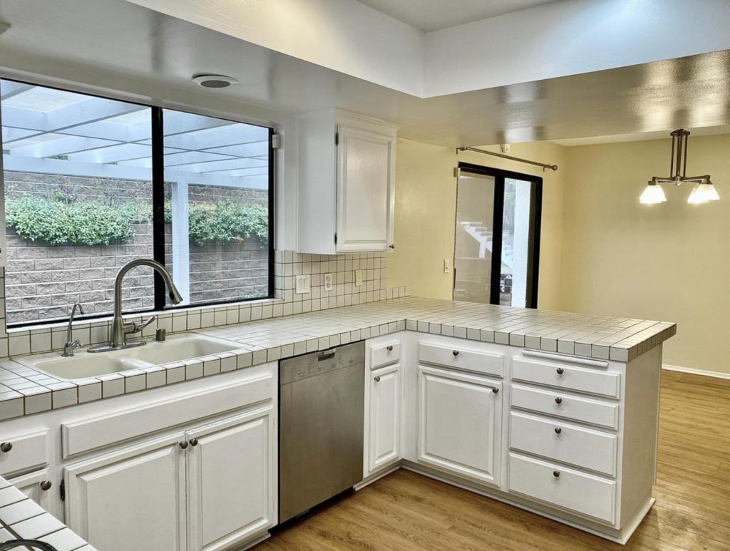 2681 Montrose Pl - Photo 3 of 11