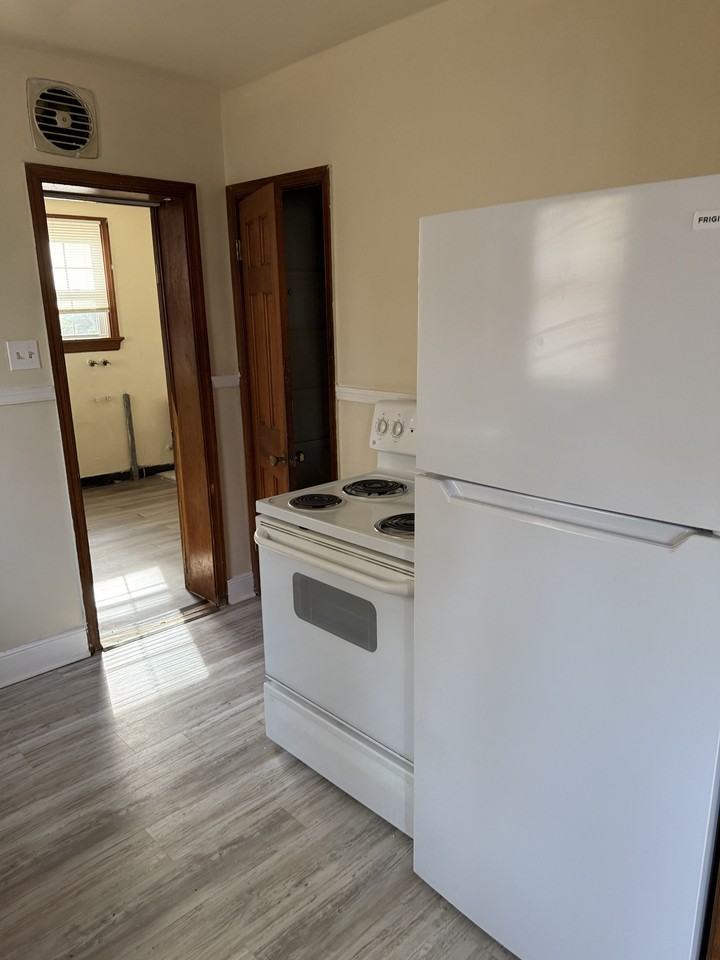 1519 Byron St - Photo 2 of 15