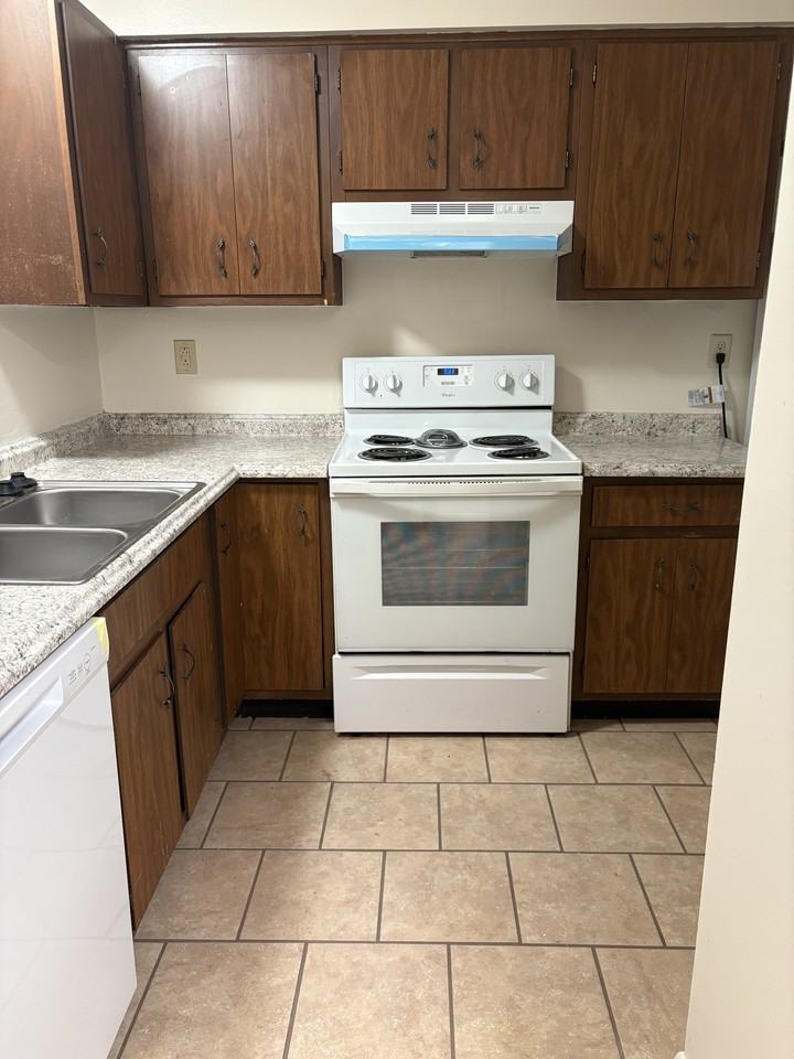 47 Vinway Court - Photo 2 of 6