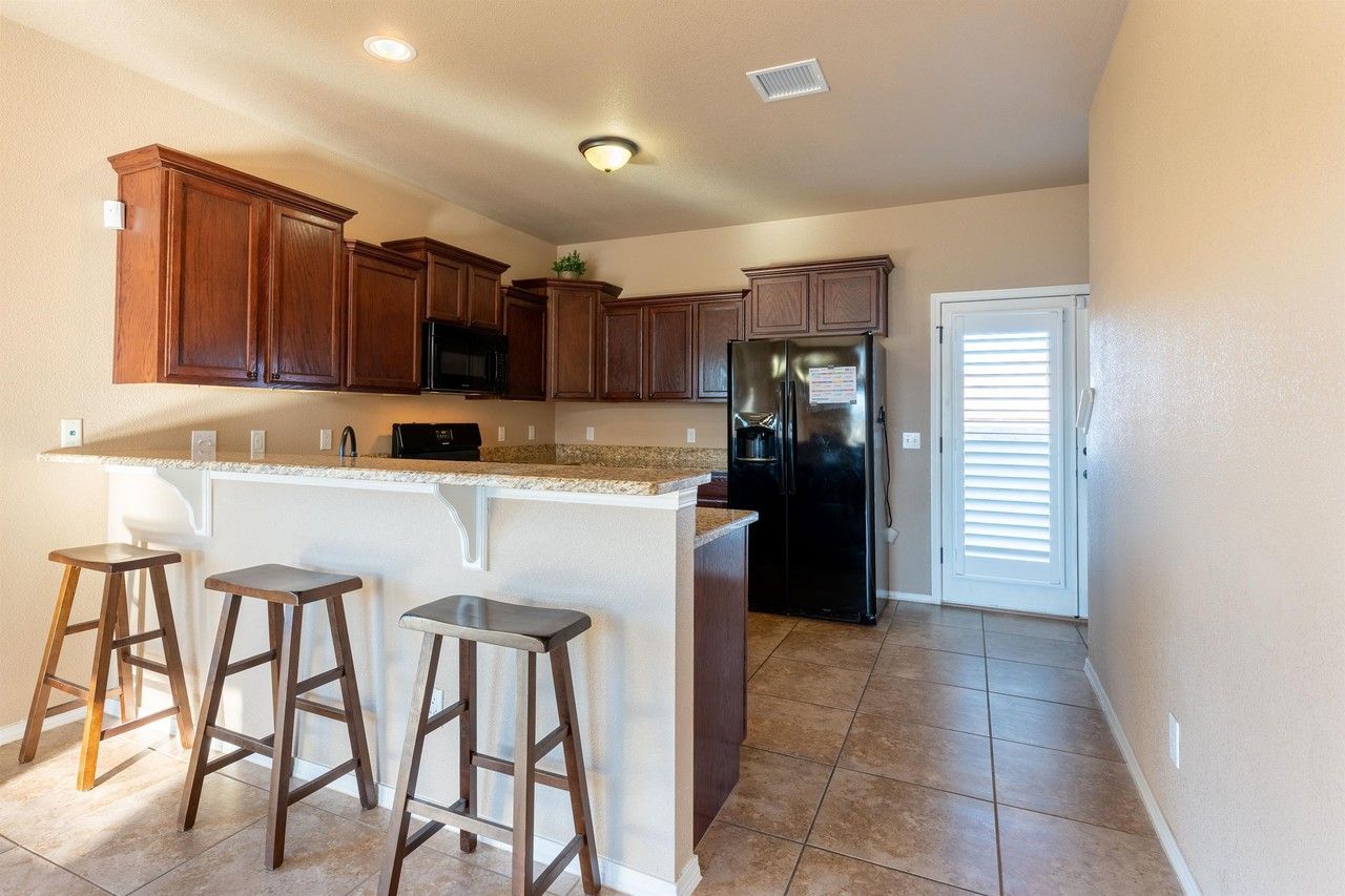 5824 Bywood - Photo 3 of 15