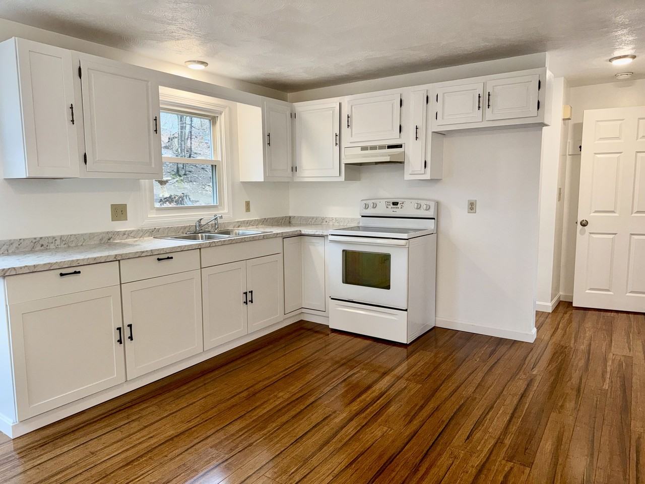 10 Sunset Circle - Photo 3 of 16