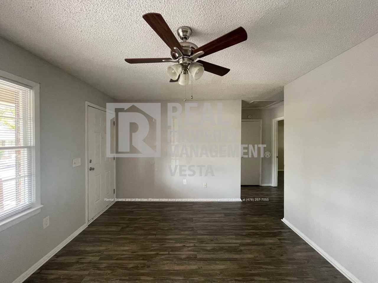 406 Russell Pkwy #2 - Photo 3 of 11