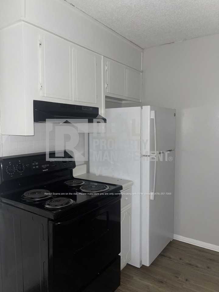 406 Russell Pkwy #2 - Photo 4 of 11