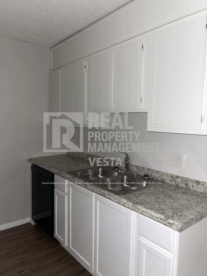 406 Russell Pkwy #2 - Photo 6 of 11