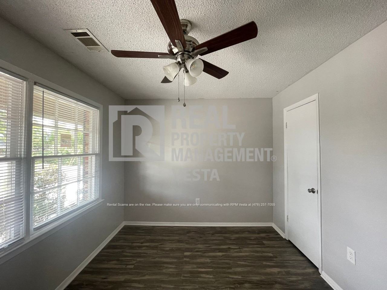 406 Russell Pkwy #2 - Photo 5 of 11