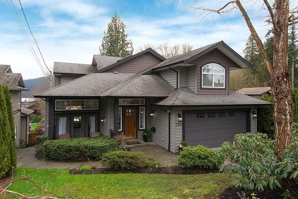 330 Dollarton Hwy N - Photo 3 of 38