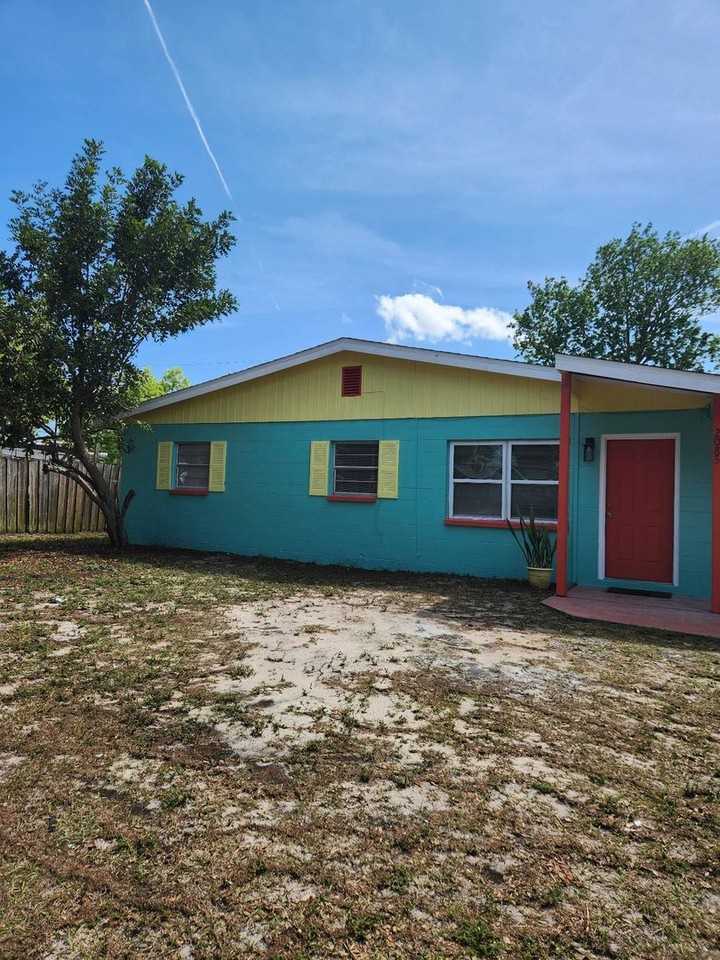 2085 Nottingham Rd - Photo 2 of 21