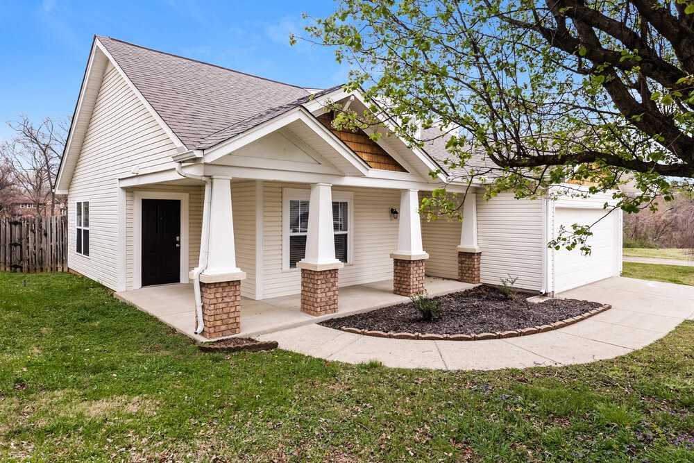 2437 Pleasant Springs Ln - Photo 3 of 16