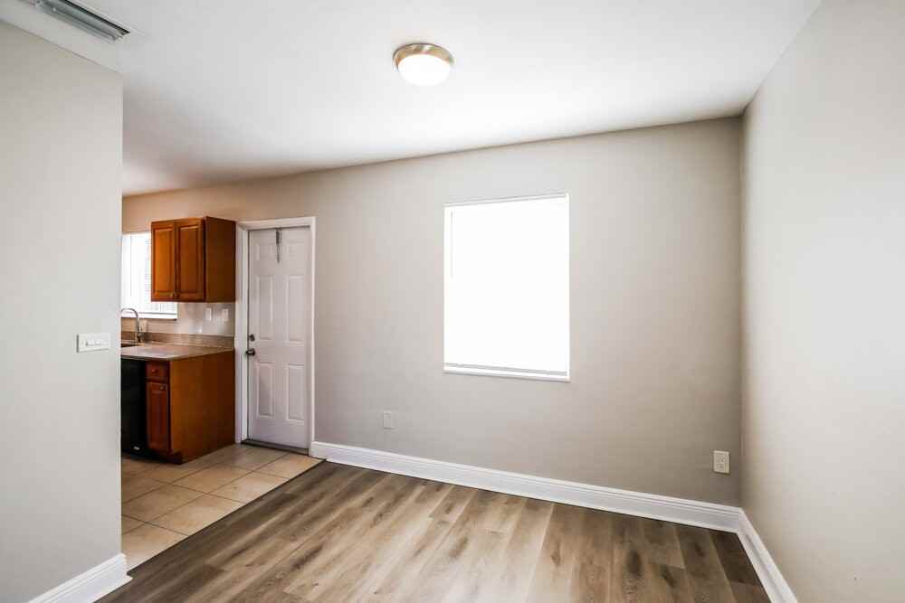 256 Ne 45th Ct - Photo 6 of 16
