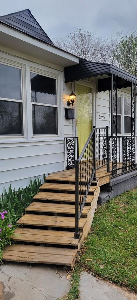 2015 E 13th St - Photo 2 of 22