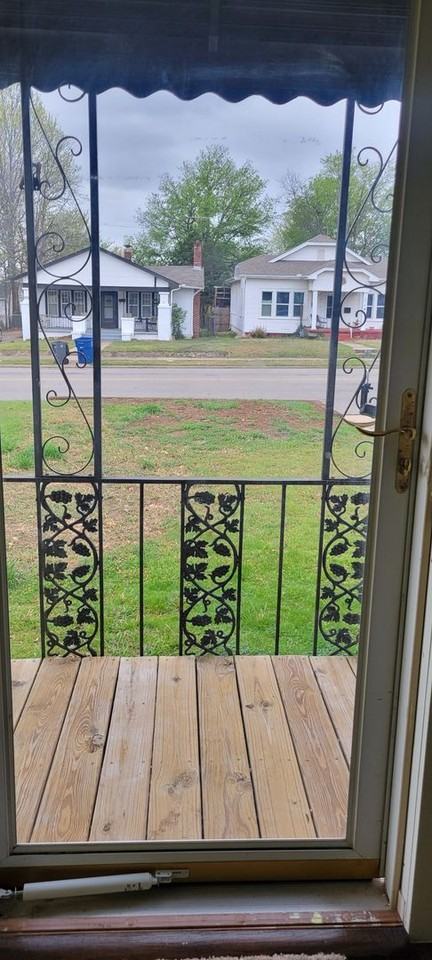 2015 E 13th St - Photo 3 of 22