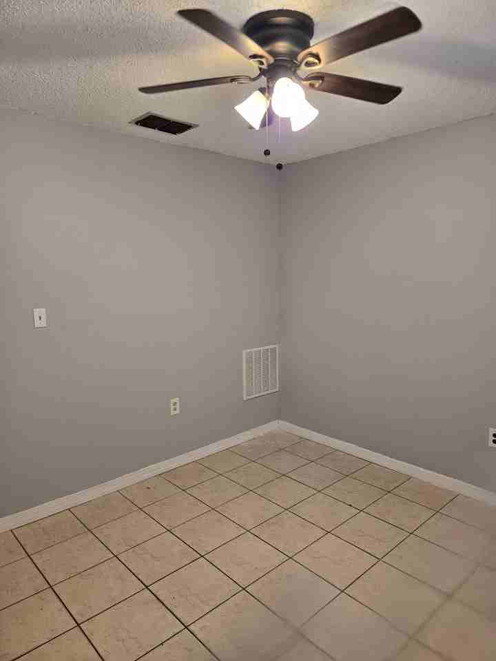 1713 Birchwood Cir - Photo 5 of 13