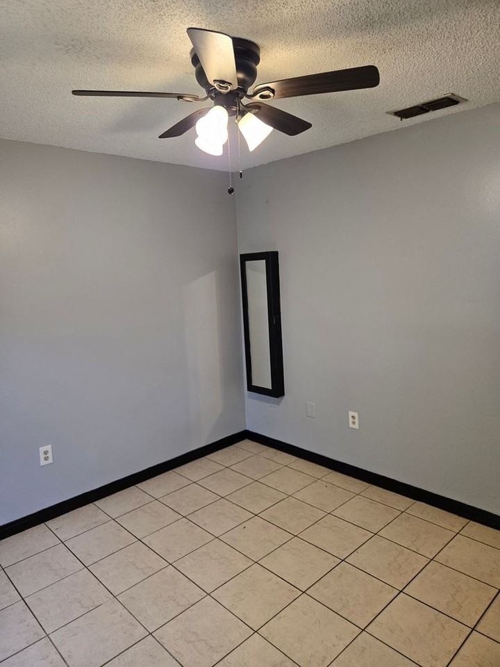 1713 Birchwood Cir - Photo 6 of 13