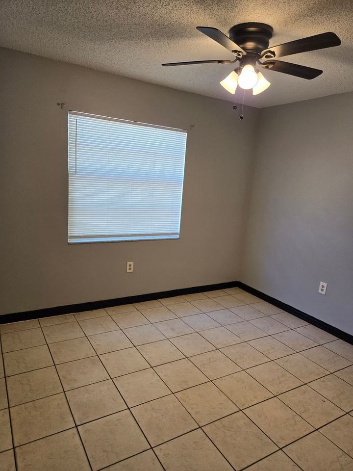 1713 Birchwood Cir - Photo 7 of 13