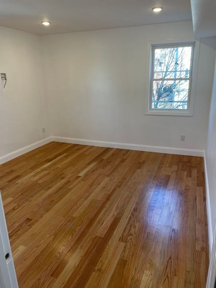 217 Washington St - Photo 2 of 14