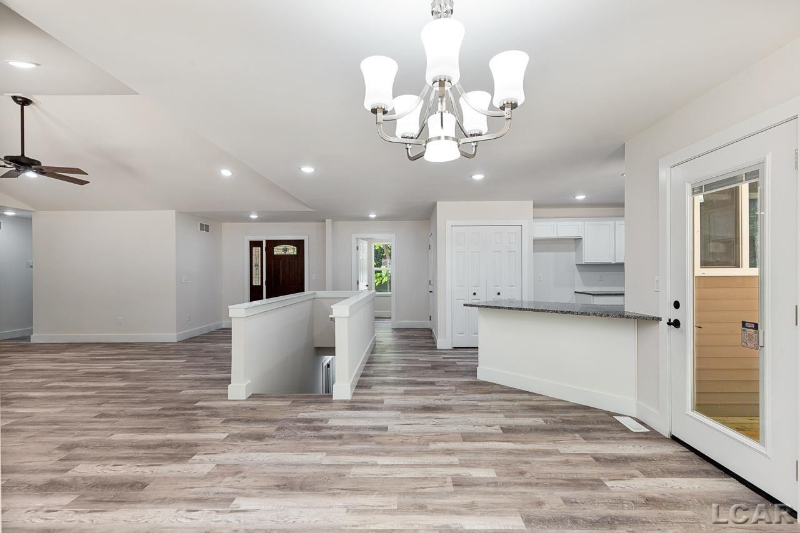 9453 Shady Dr - Photo 2 of 18