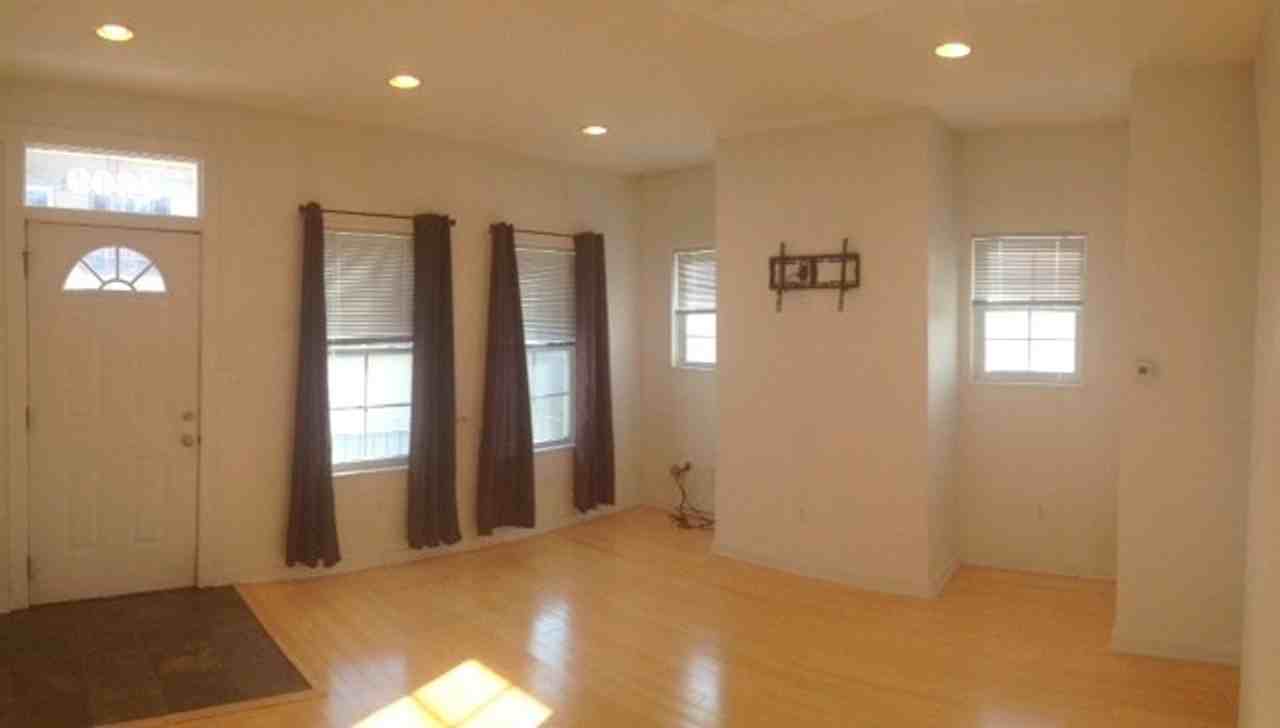 2609 Stella St - Photo 3 of 19