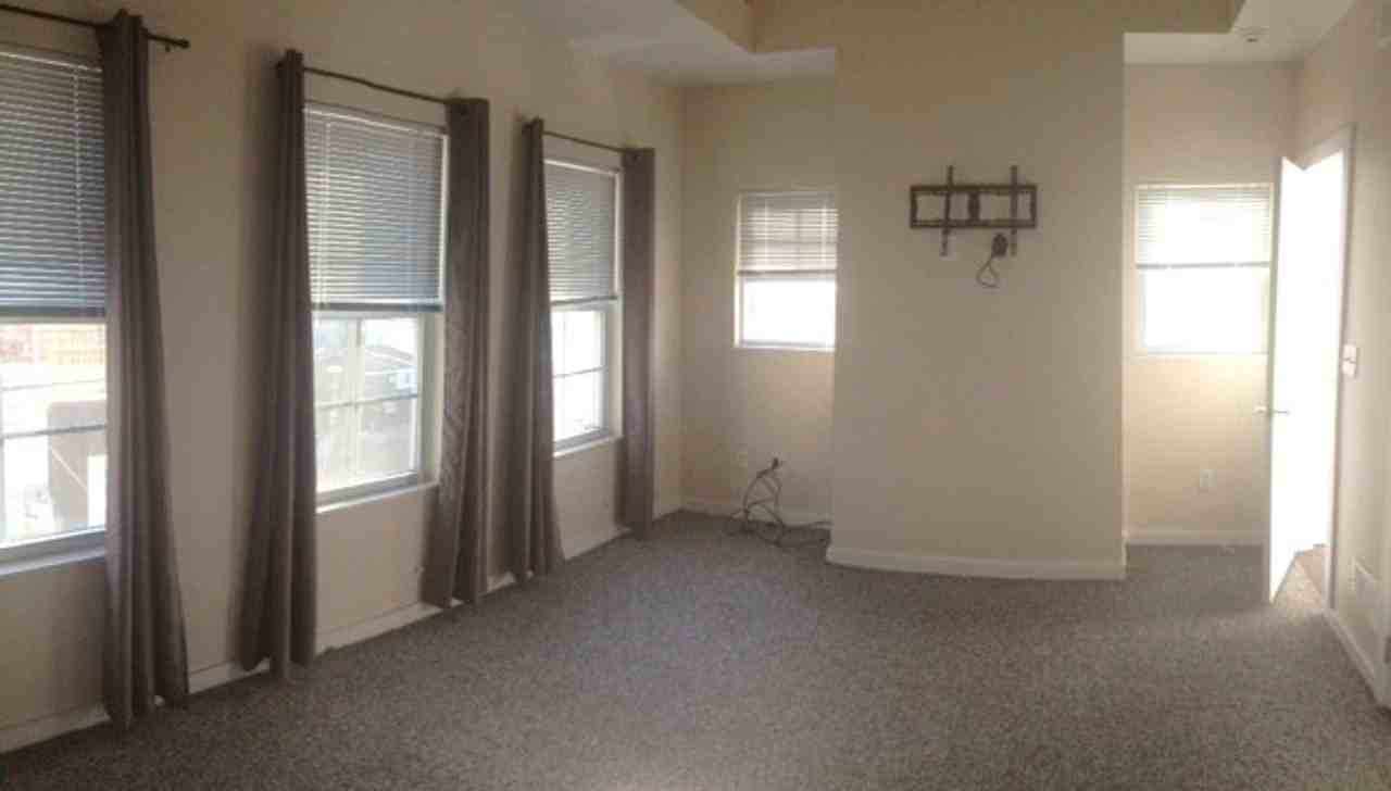 2609 Stella St - Photo 2 of 19