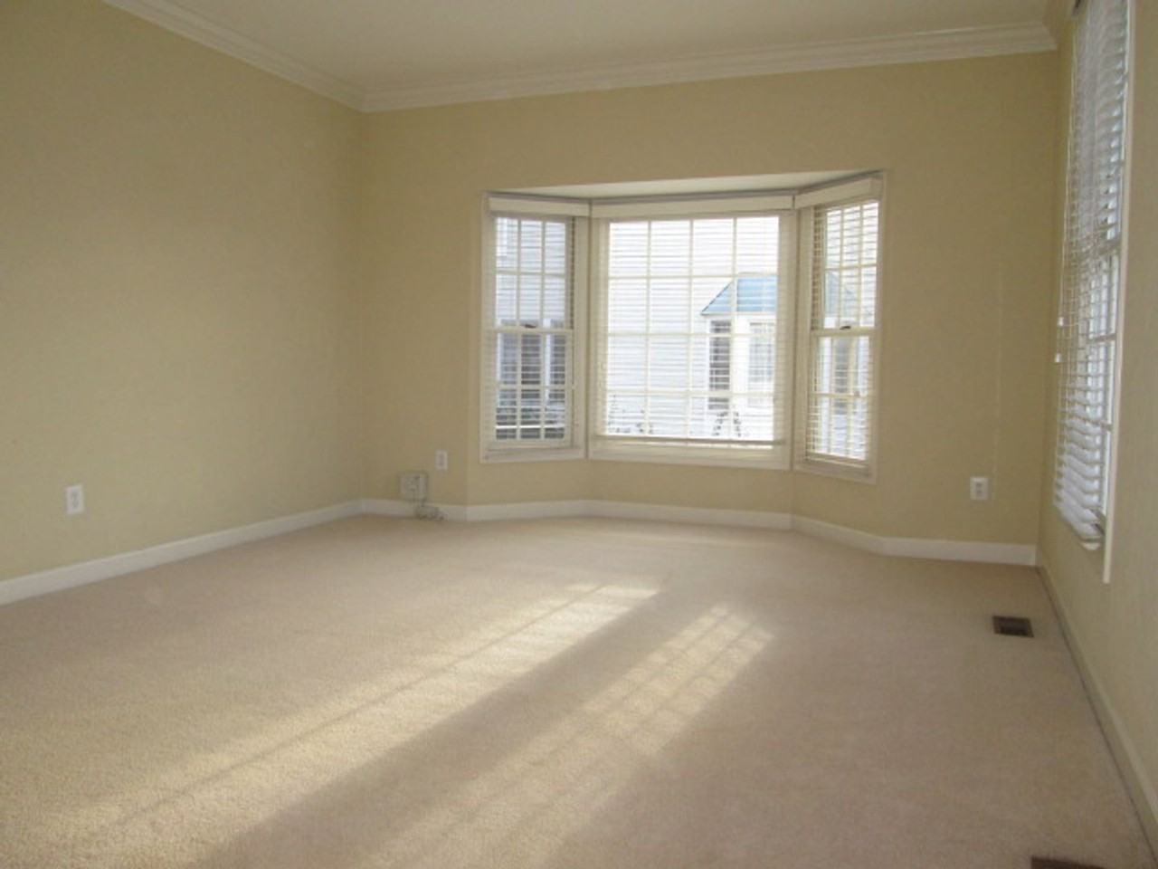 20620 Cutwater Pl - Photo 3 of 21