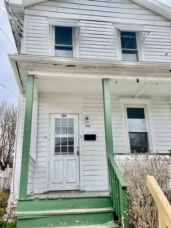 1311 3rd Ave - Photo 2 of 14