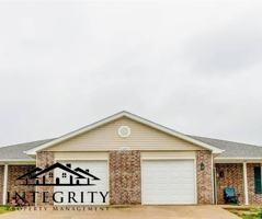 featured image of 21067 Harbor Ln