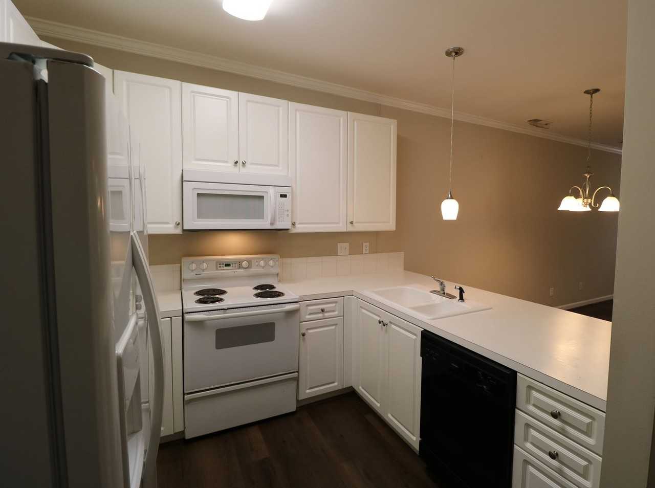 506 Sherwood Hills Dr - Photo 3 of 14