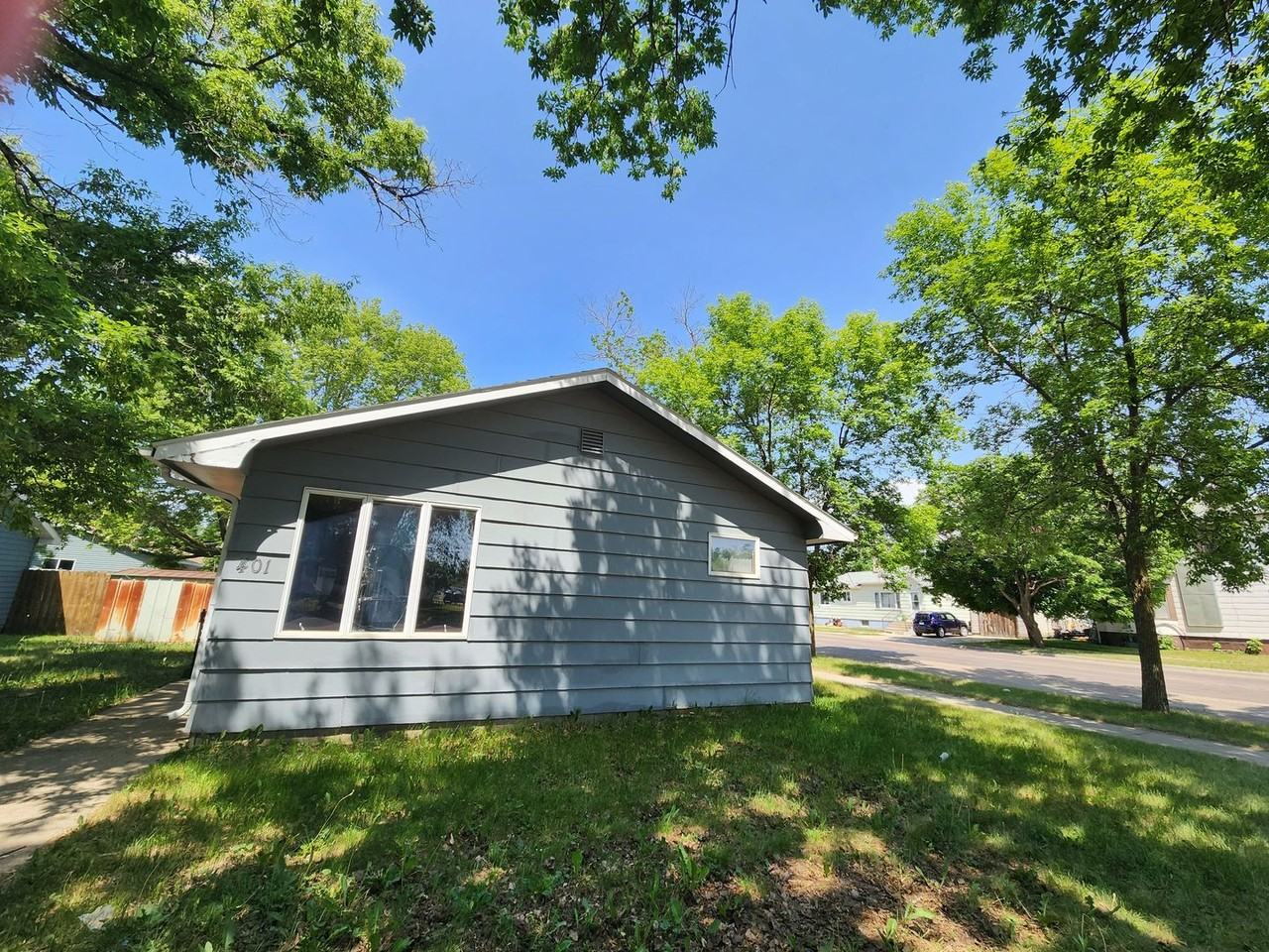 401 S Maple - Photo 3 of 14