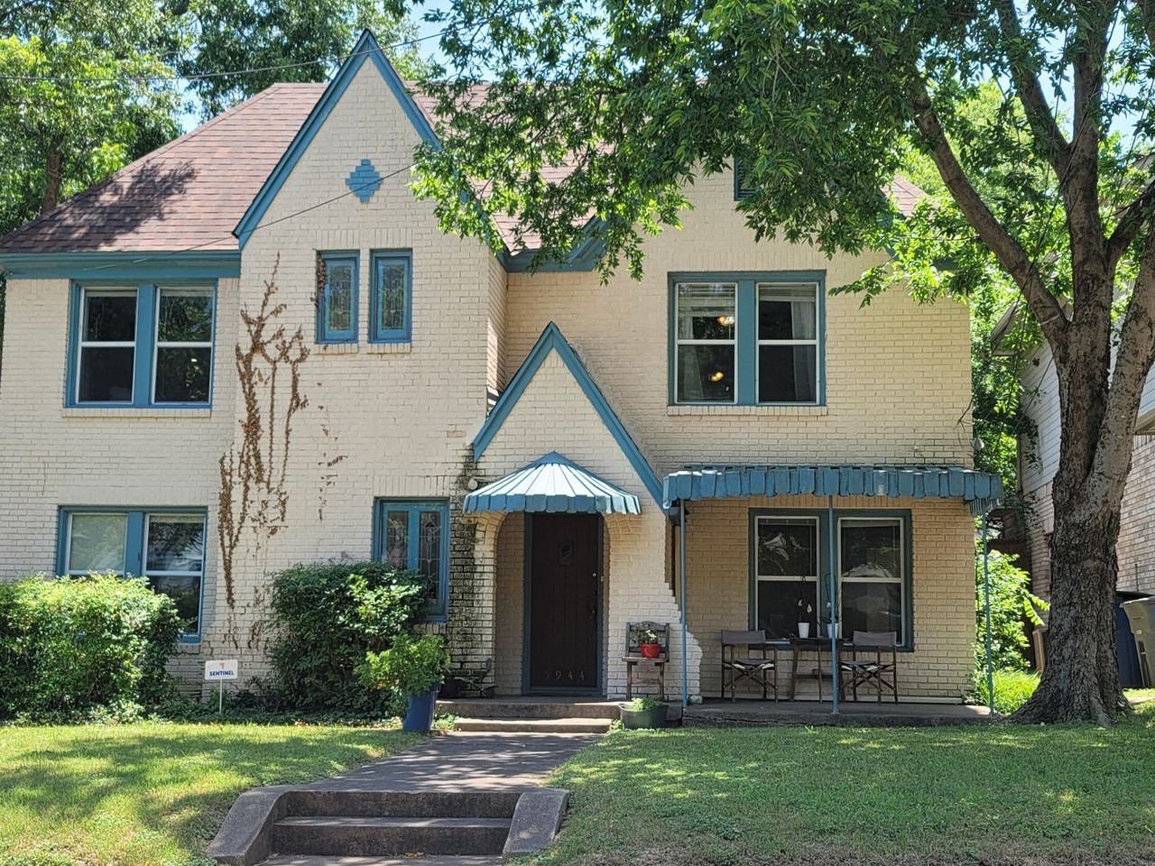 5946 La Vista Dr