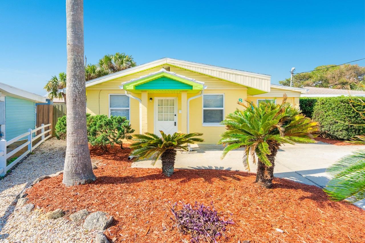 8 Brooks Dr - Photo 2 of 32