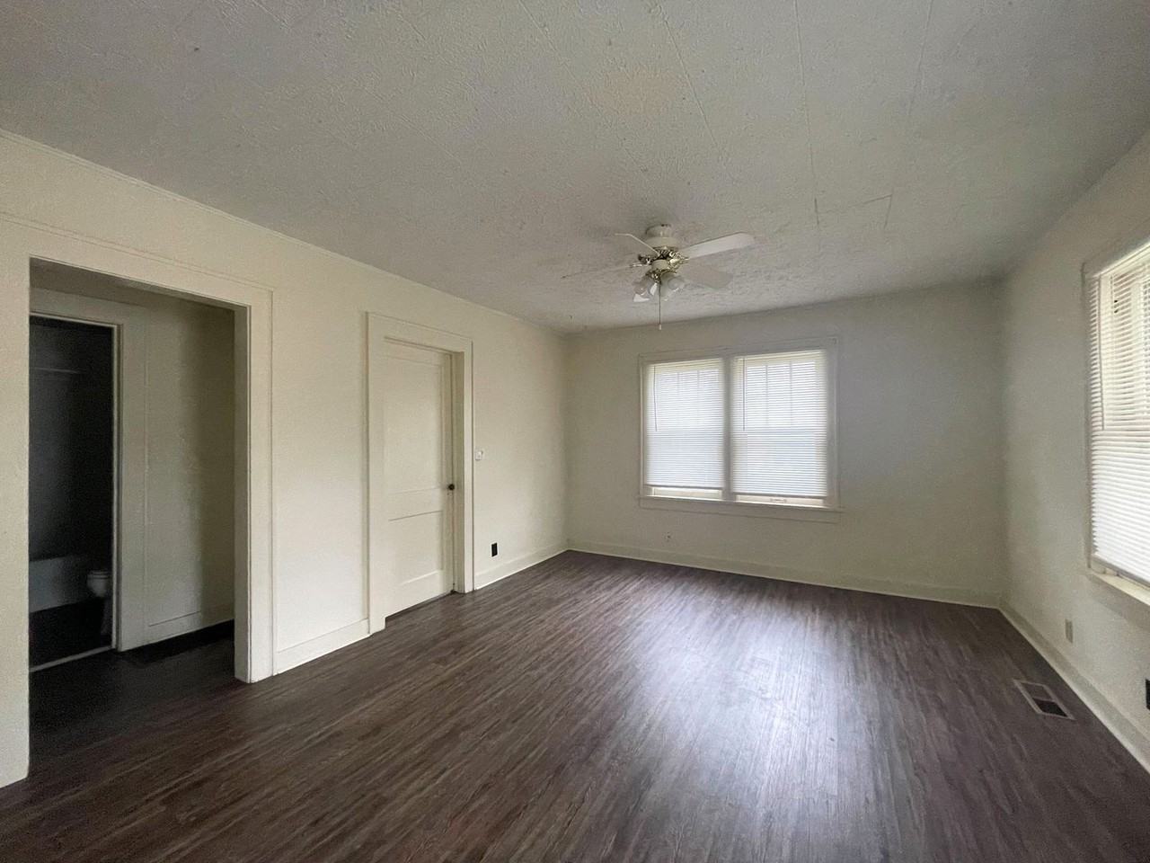 804 E 6th Ave - Photo 4 of 15