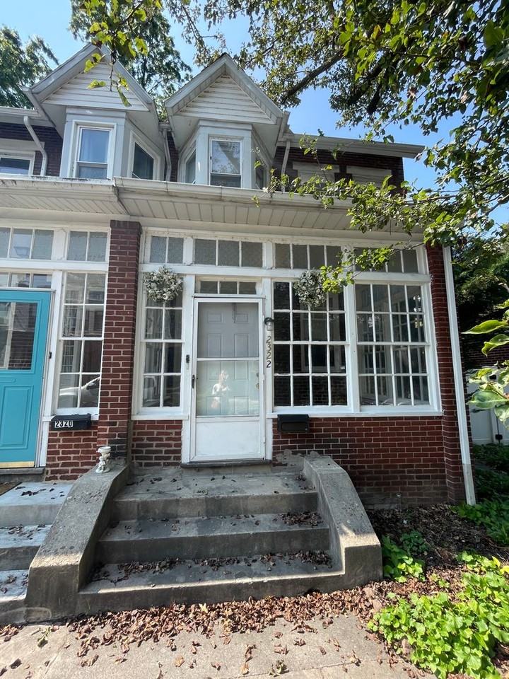 2322 Penn St - Photo 2 of 27